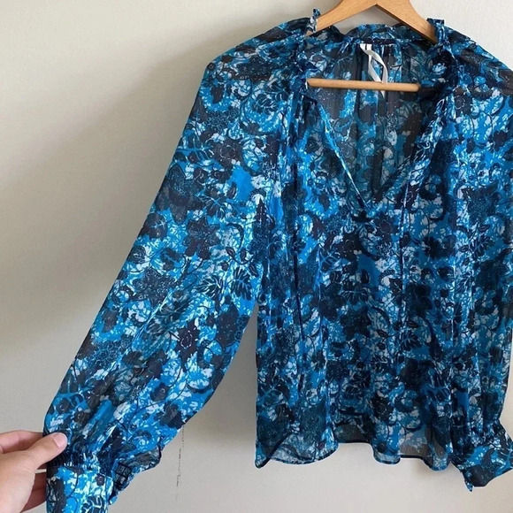 By Anthropologie blue Sheer floral Printed Peasant Blouse size small - Picture 6 of 10
